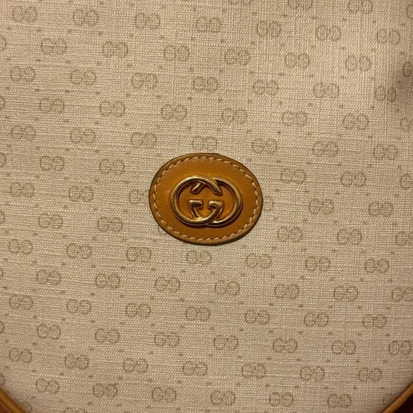 Authentic Vintage Gucci GG Supreme Crossbody Bag - Picture 7 of 9